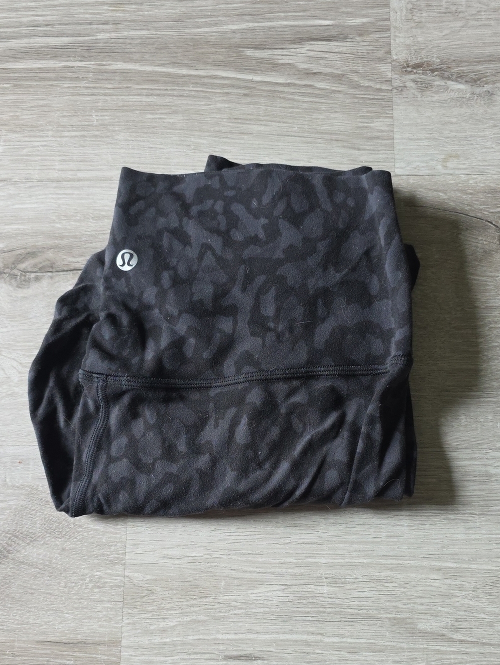 Lululemon | Black Leopard Crop Leggings